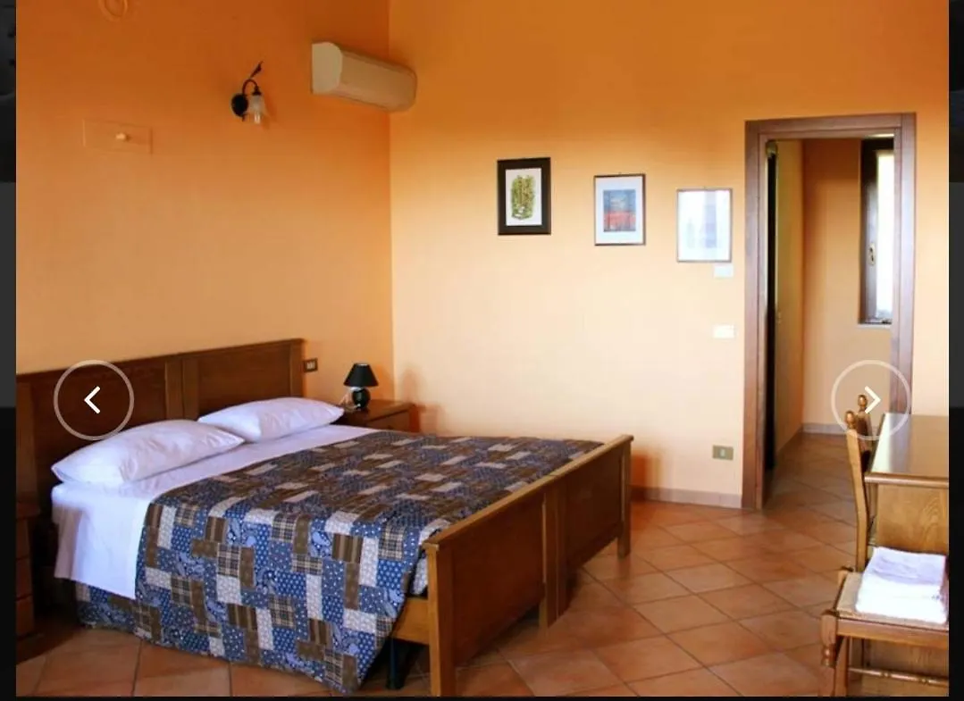 Agriturismo La Scalera Lonato 0*,